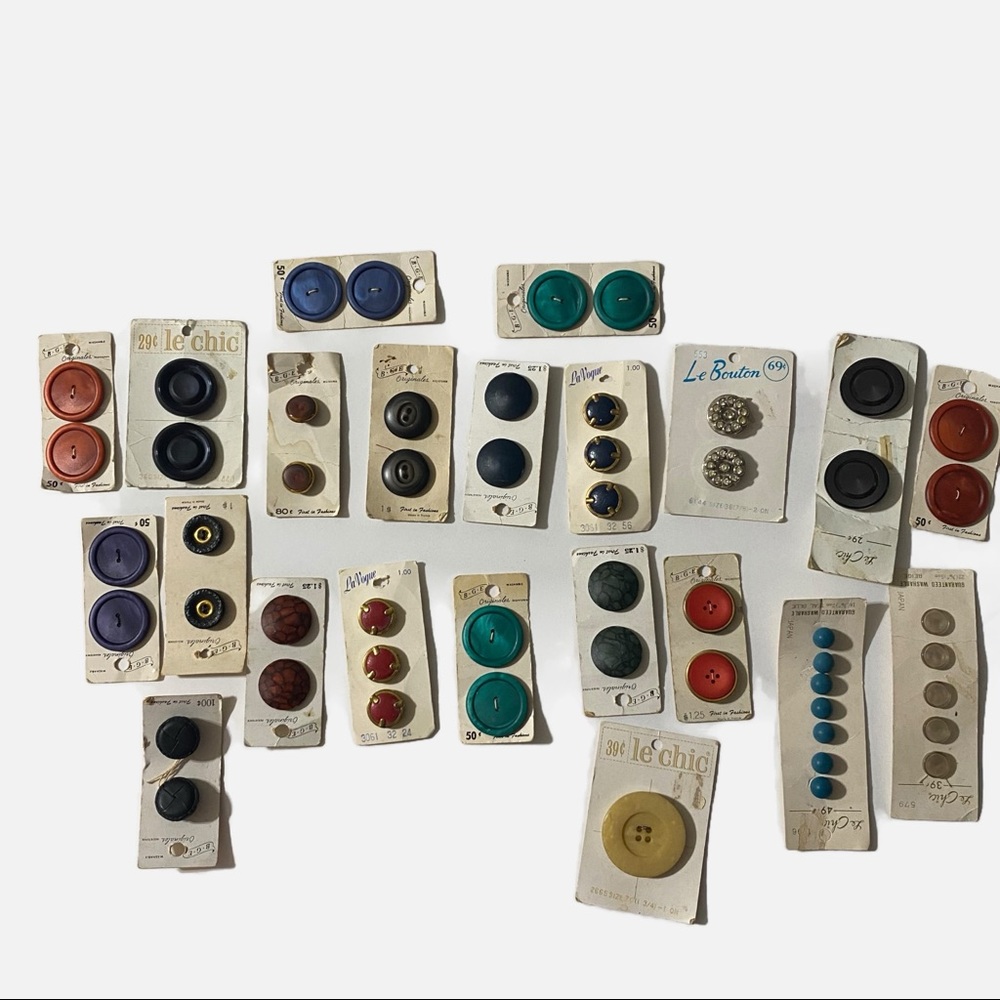 Lot of Vintage Assorted Packs of Buttons Seeing Crafting Scrapbooking Clothing